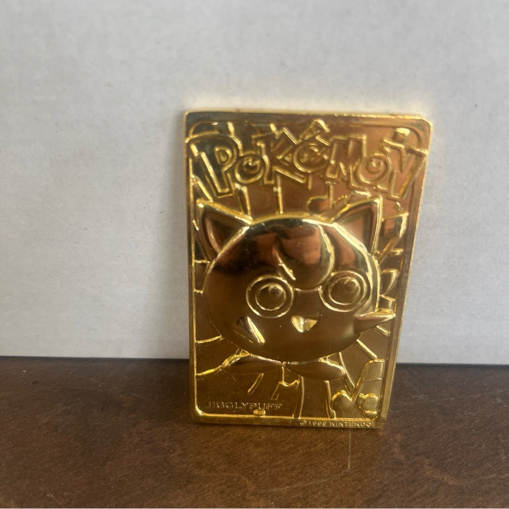 Gold Pokémon Jigglypuff Card